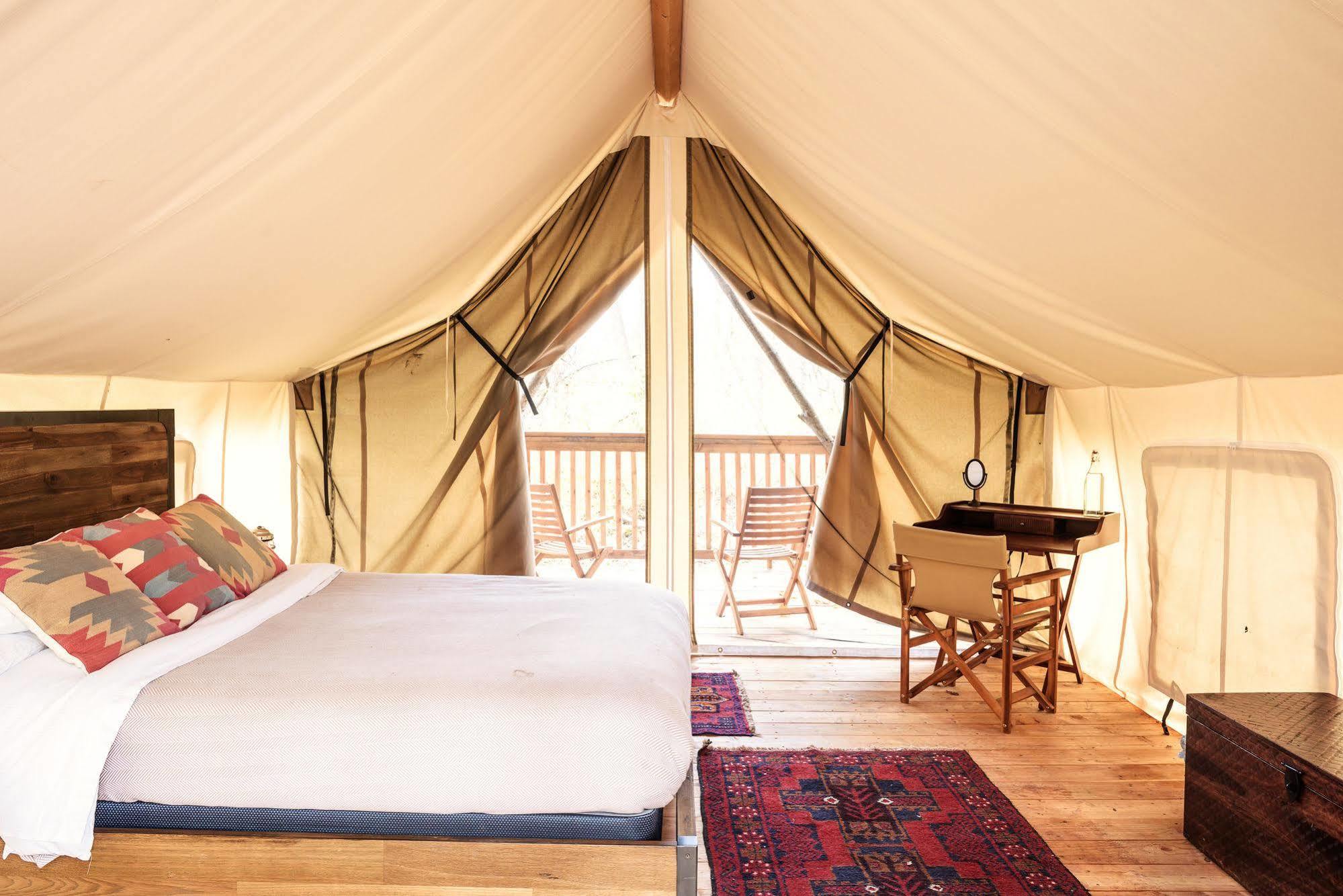 Firelight Camps Hotel Итака Екстериор снимка