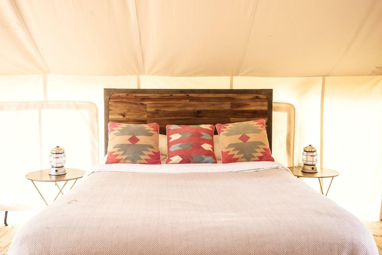 Firelight Camps Hotel Итака Екстериор снимка