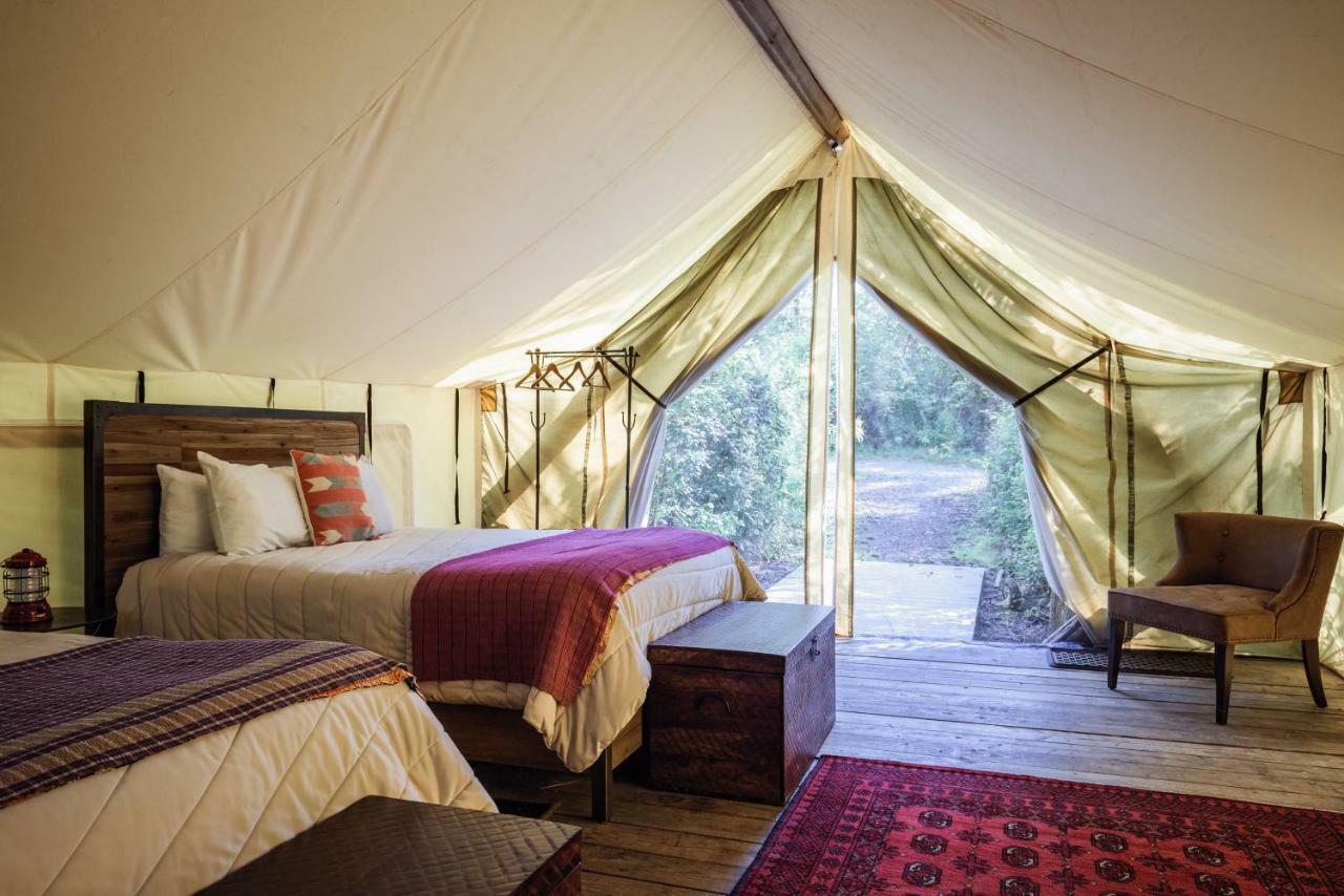 Firelight Camps Hotel Итака Екстериор снимка